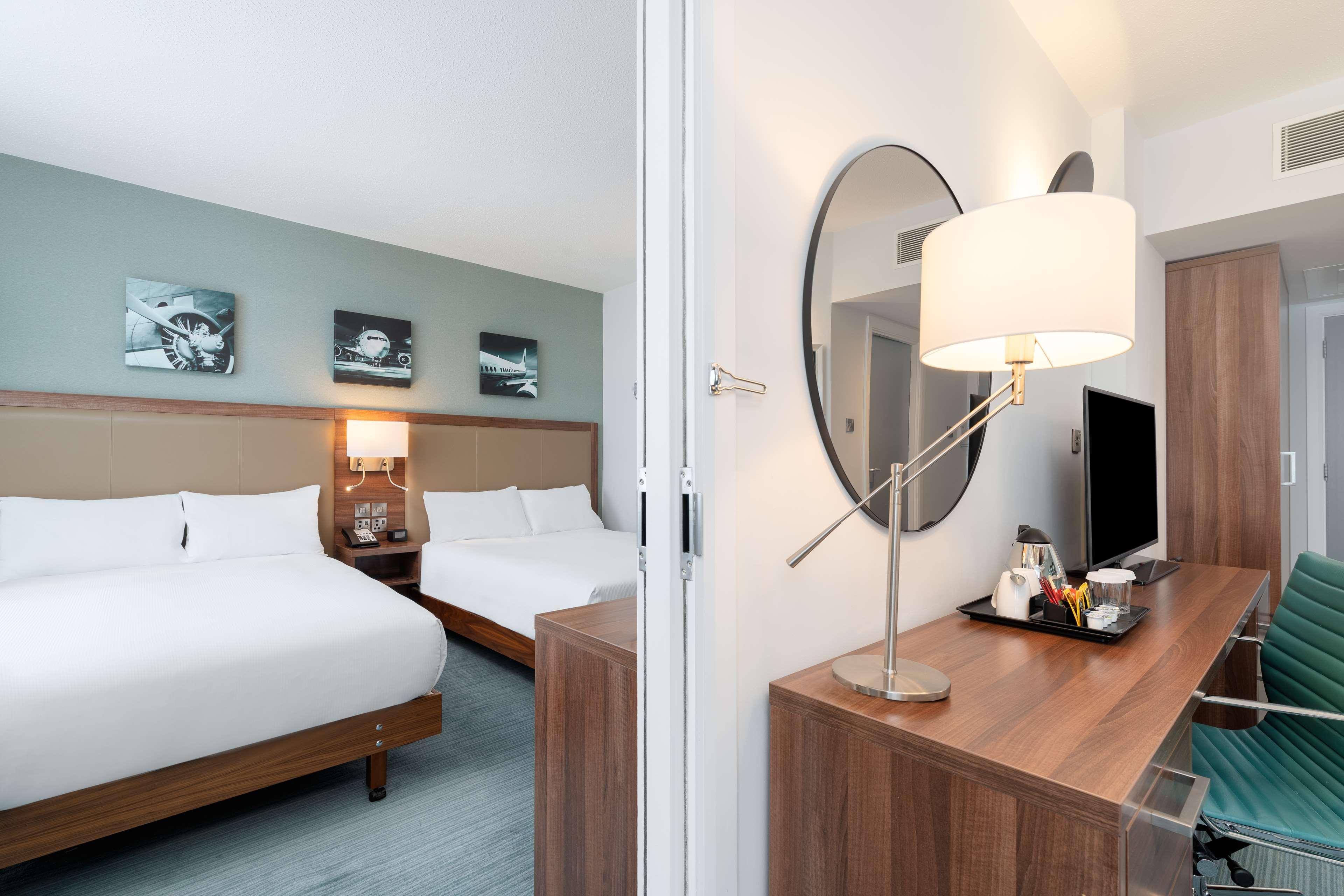 Hilton Garden London Heathrow Airport Hotel 4*