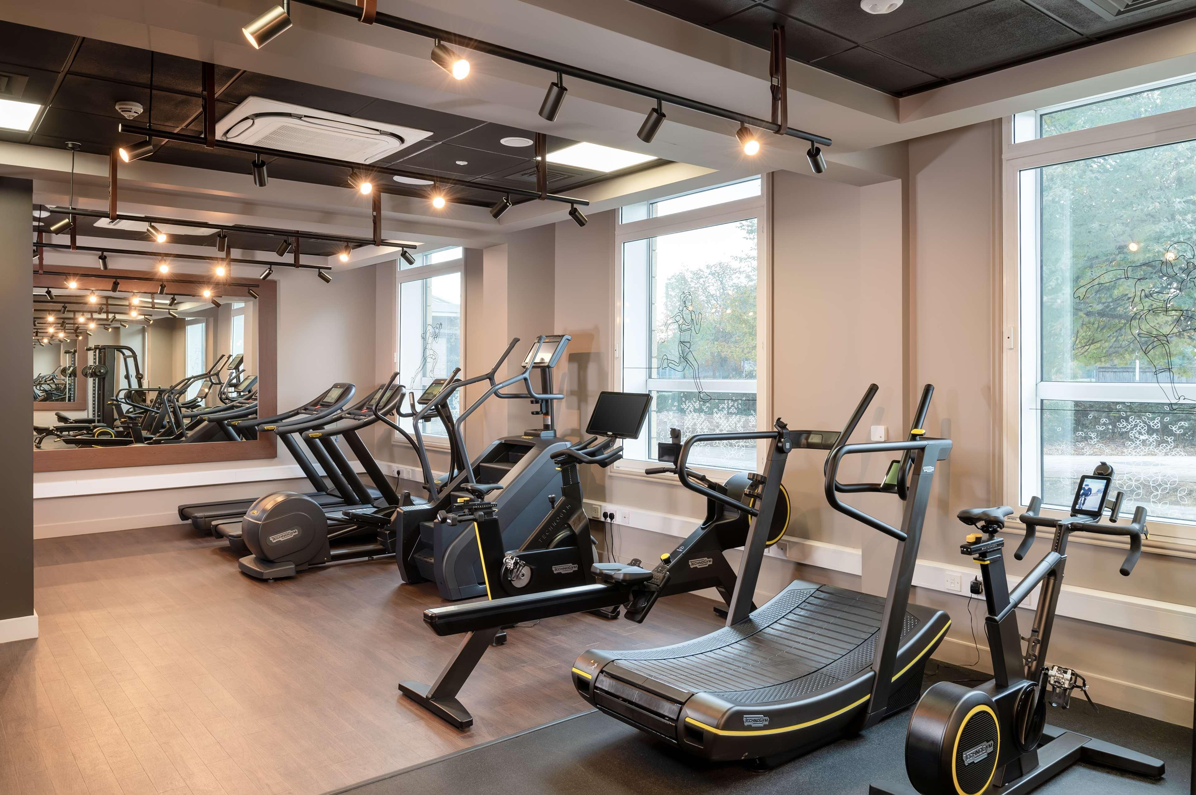 Hilton Garden London Heathrow Airport 4*