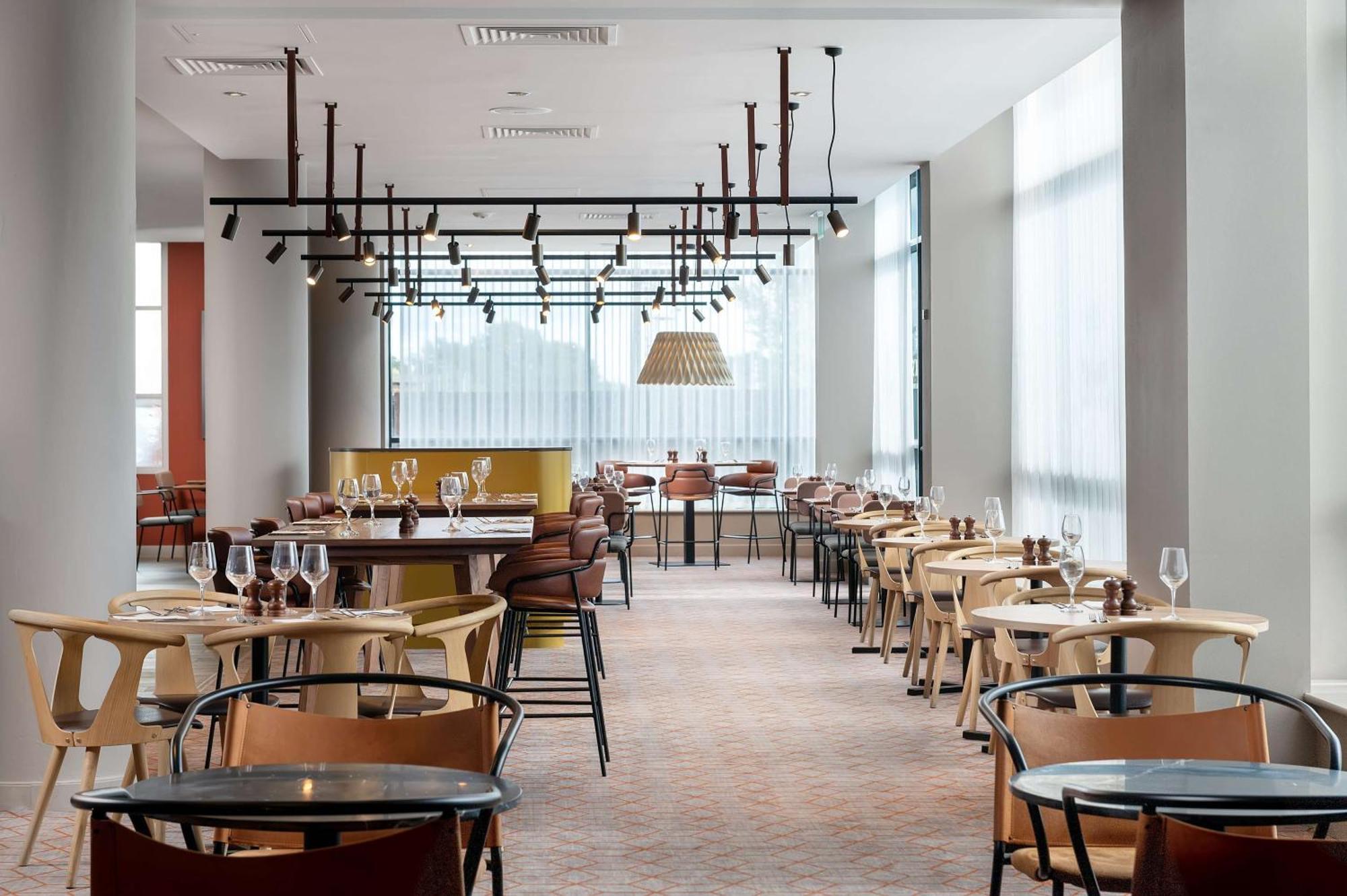 Hilton Garden London Heathrow Airport 4*